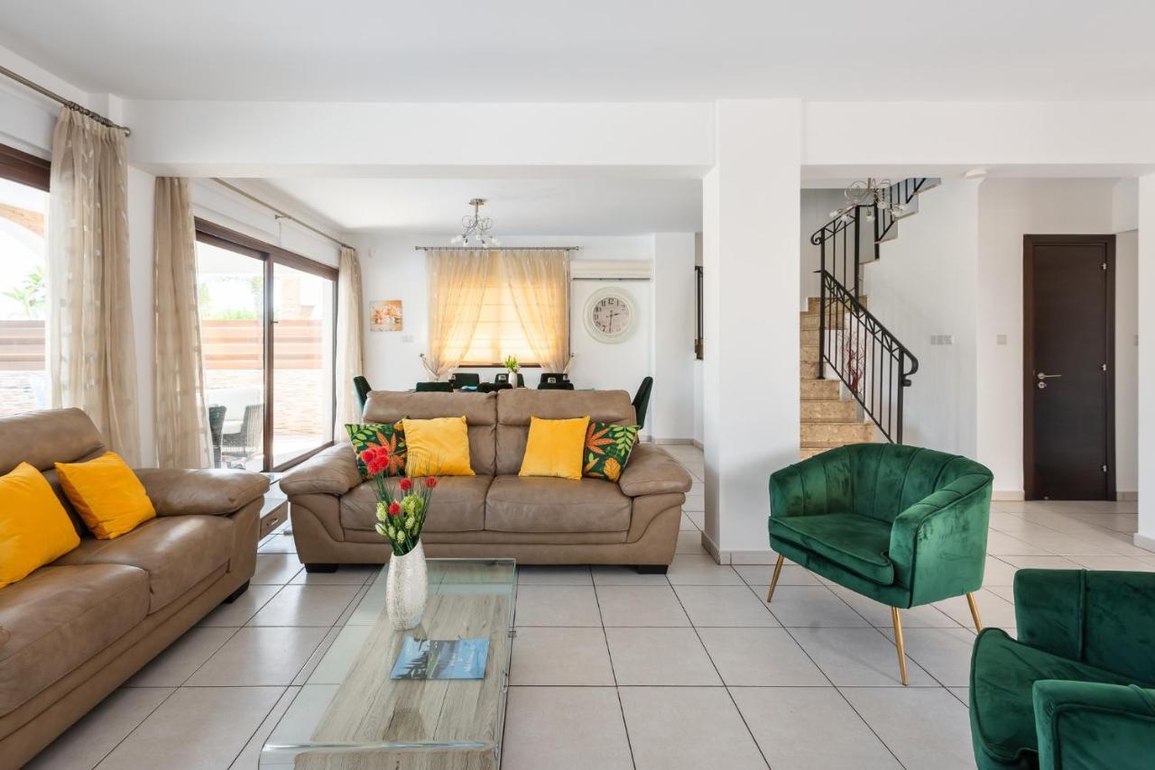 Sea Front Oceanus H3 By Ezoria Villas Agia Napa Exterior foto