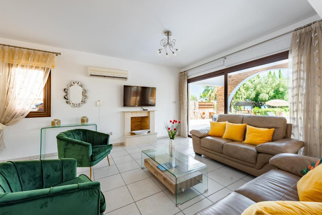 Sea Front Oceanus H3 By Ezoria Villas Agia Napa Exterior foto