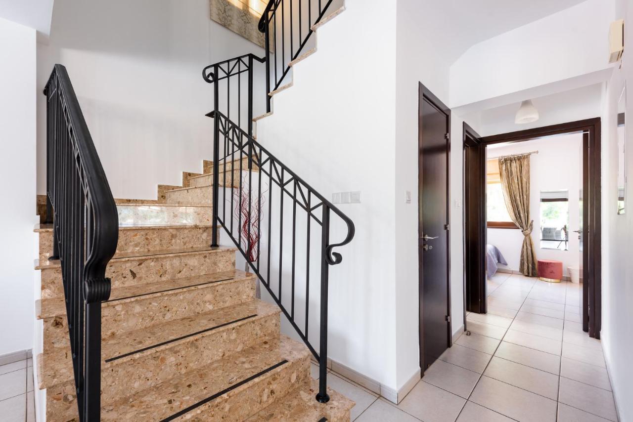Sea Front Oceanus H3 By Ezoria Villas Agia Napa Exterior foto