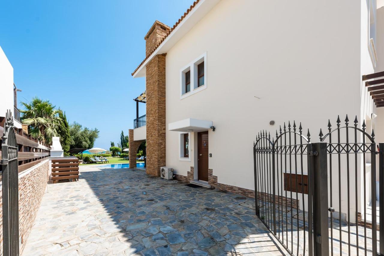 Sea Front Oceanus H3 By Ezoria Villas Agia Napa Exterior foto