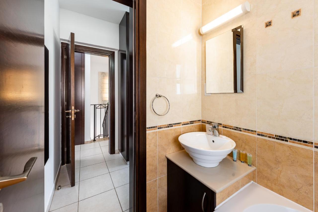 Sea Front Oceanus H3 By Ezoria Villas Agia Napa Exterior foto