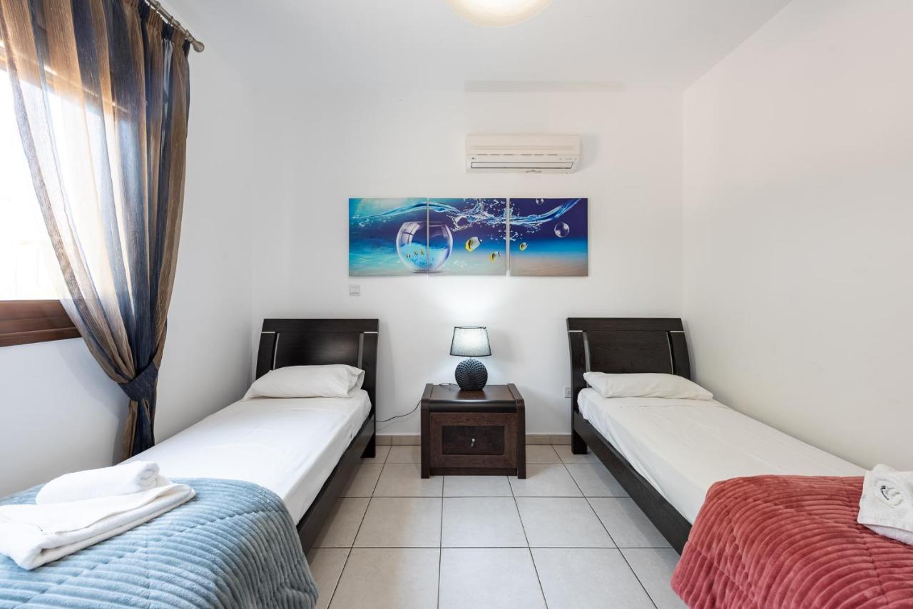 Sea Front Oceanus H3 By Ezoria Villas Agia Napa Exterior foto