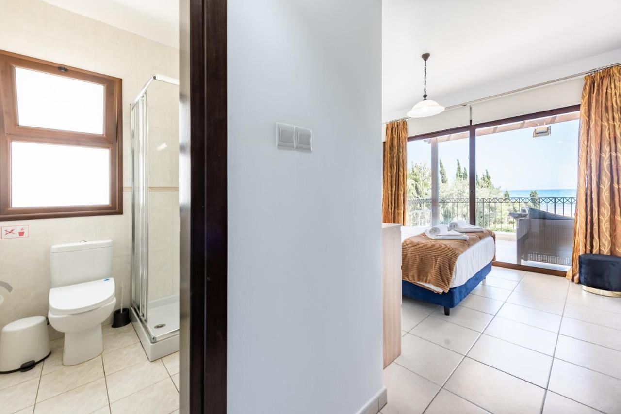 Sea Front Oceanus H3 By Ezoria Villas Agia Napa Exterior foto