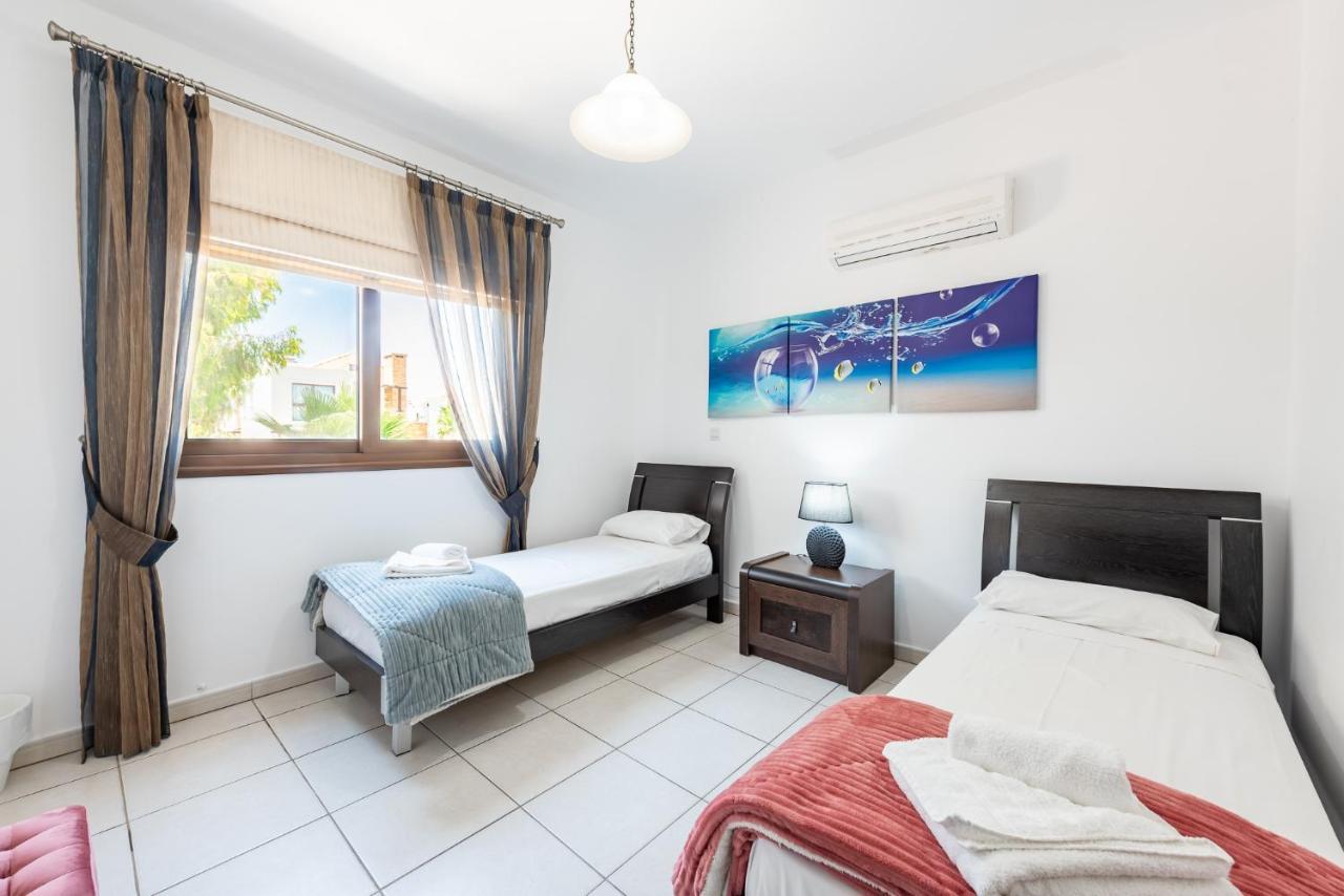 Sea Front Oceanus H3 By Ezoria Villas Agia Napa Exterior foto