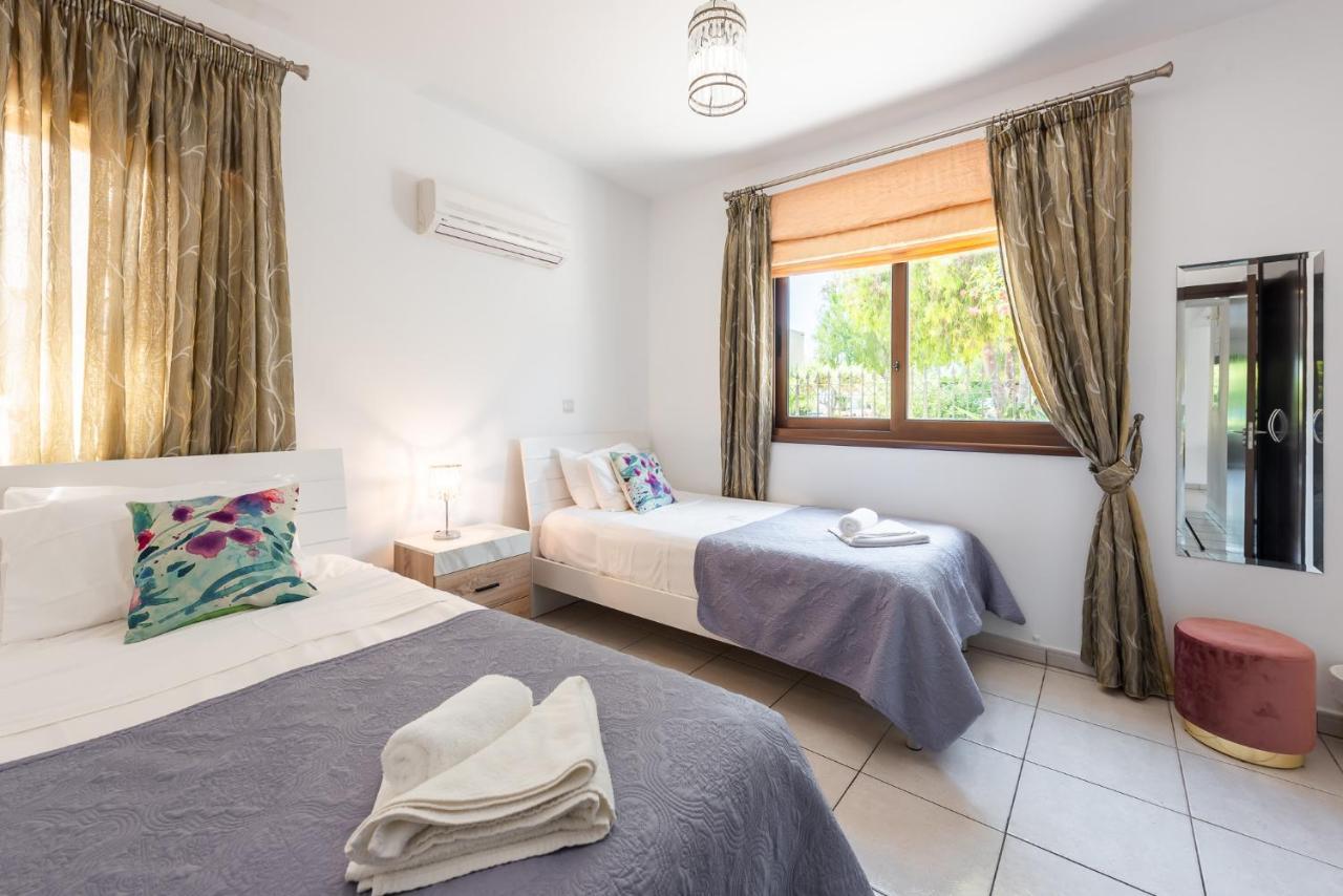 Sea Front Oceanus H3 By Ezoria Villas Agia Napa Exterior foto