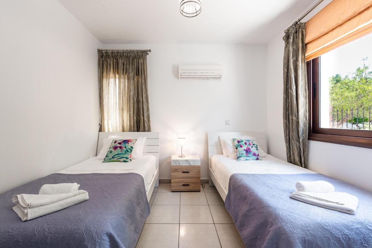 Sea Front Oceanus H3 By Ezoria Villas Agia Napa Exterior foto