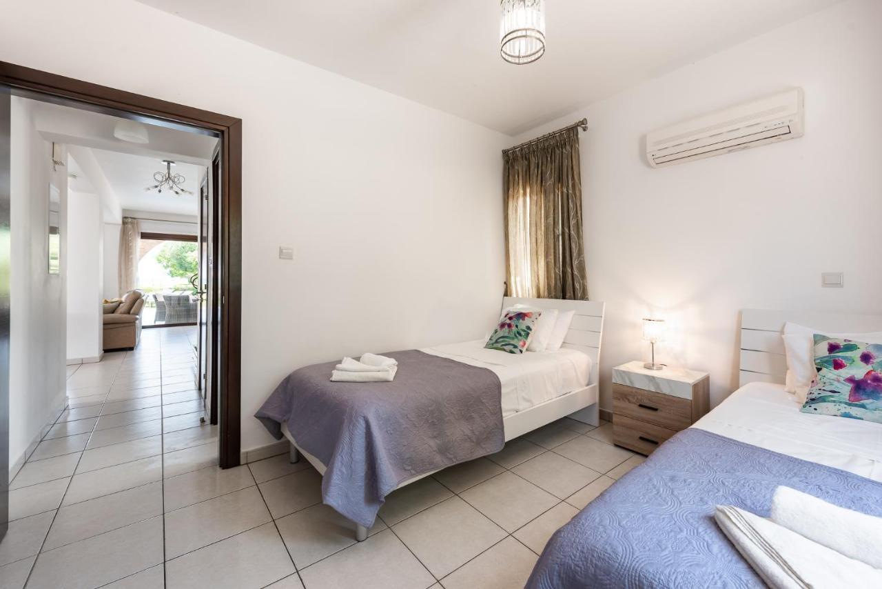 Sea Front Oceanus H3 By Ezoria Villas Agia Napa Exterior foto